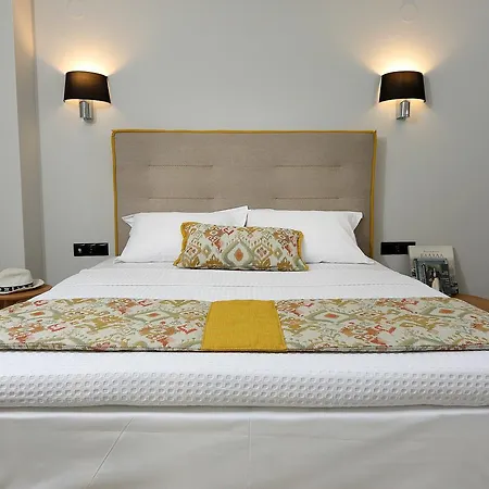 Aparthotel Kallini *