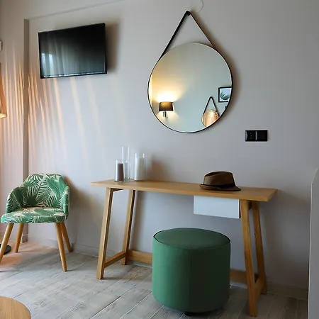 Kallini Aparthotel 3*