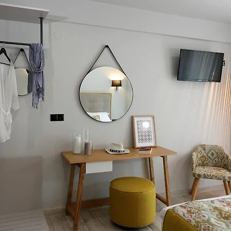 Kallini Aparthotel 3*