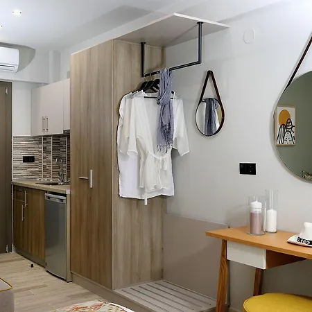 Kallini Aparthotel 3*